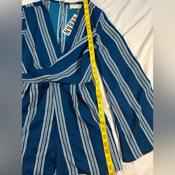 Urban Outfitters Women’s Angie Boho Romper Blue/White Long Bell Sleeve M - Picture 4 of 5